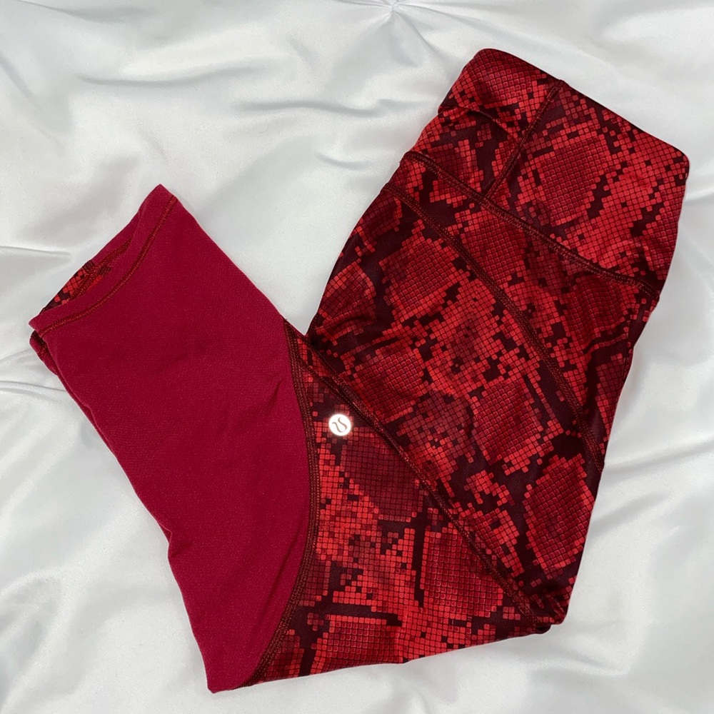 Lululemon Snake print red leggings 17” size 4